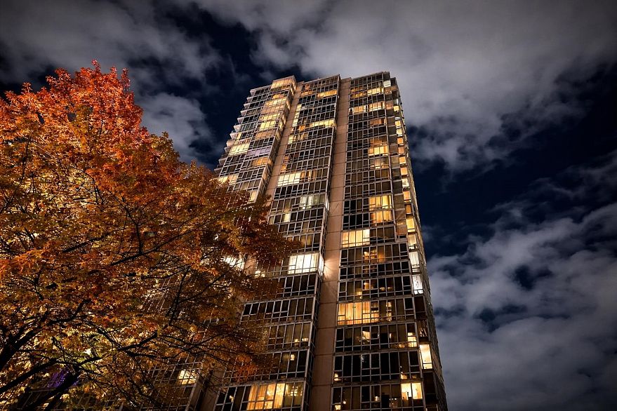 1901 930 Cambie Street