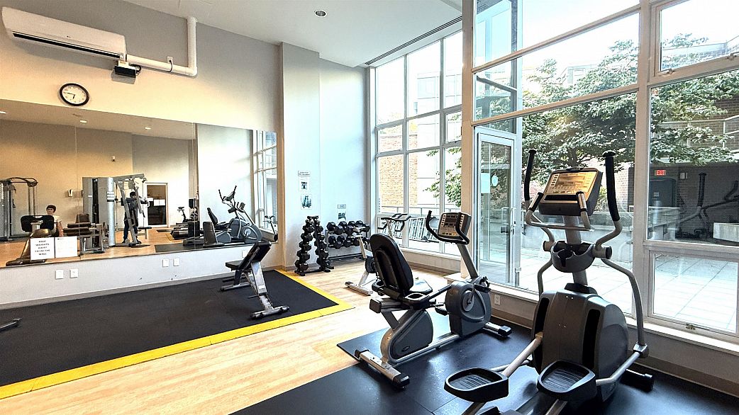 410 445 W 2nd Avenue