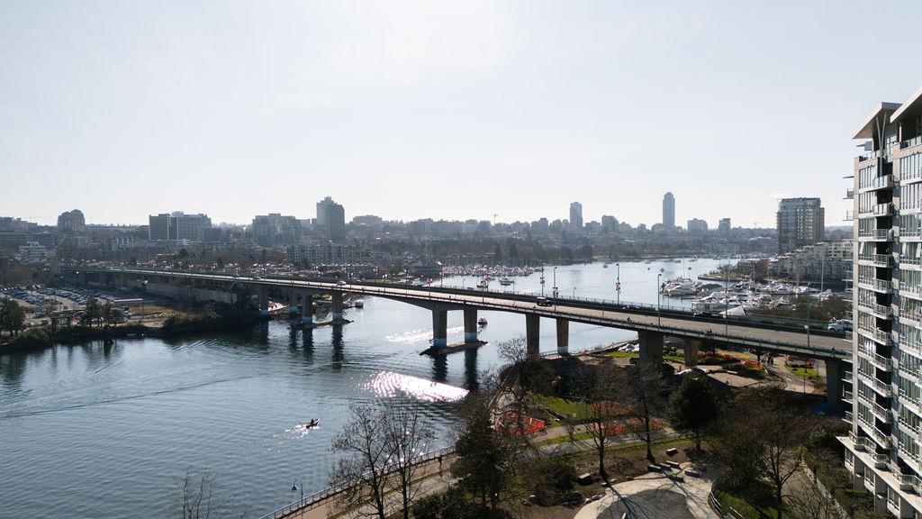 1751 38 Smithe Street