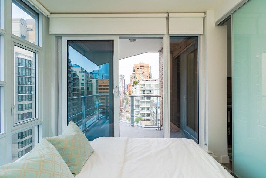 1802 1283 Howe Street