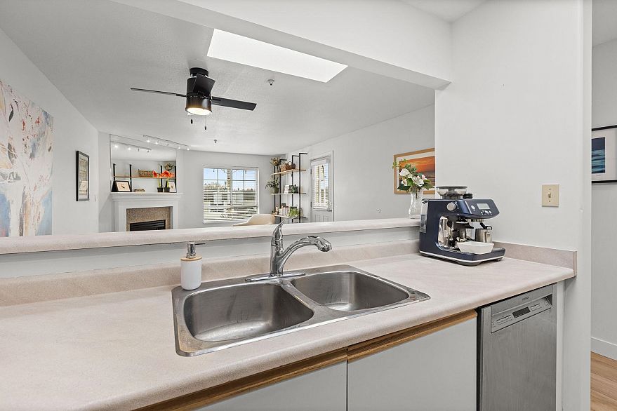 407 1950 E 11th Avenue