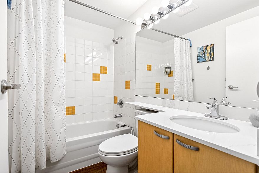 507 1249 Granville Street