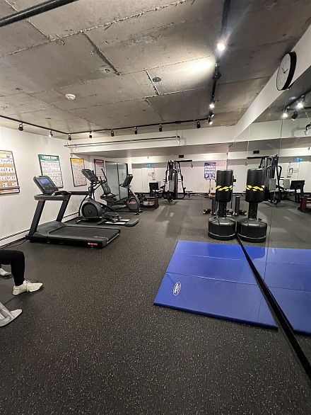 319 1500 Pendrell Street