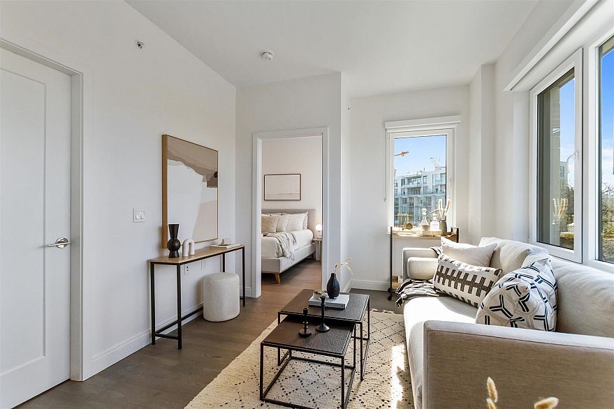 302 4908 Cambie Street