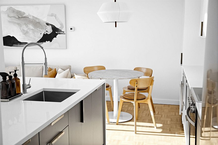 907 1330 Harwood Street