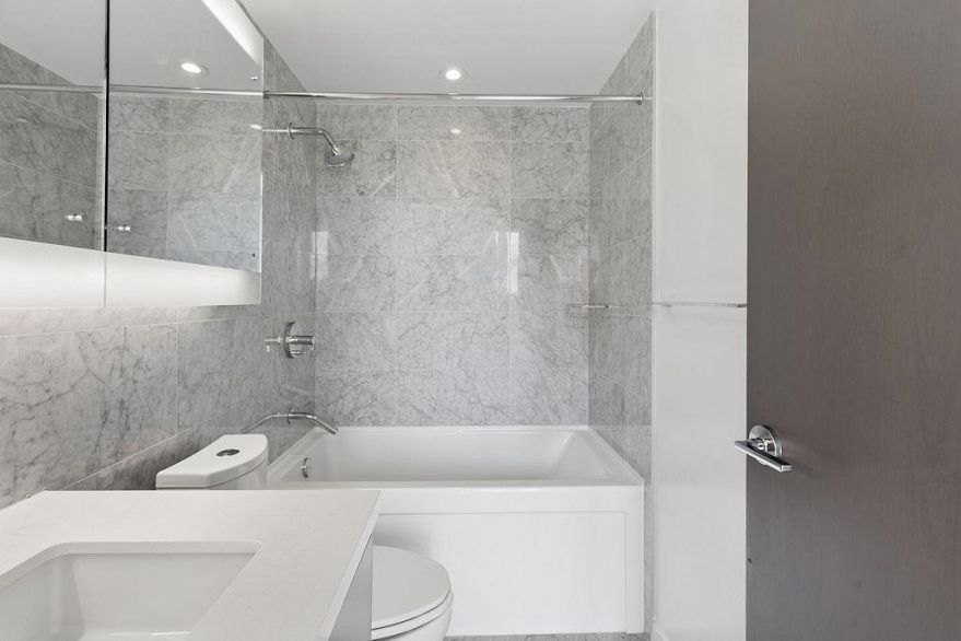 1751 38 Smithe Street