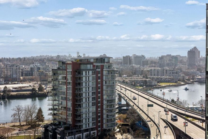 1751 38 Smithe Street