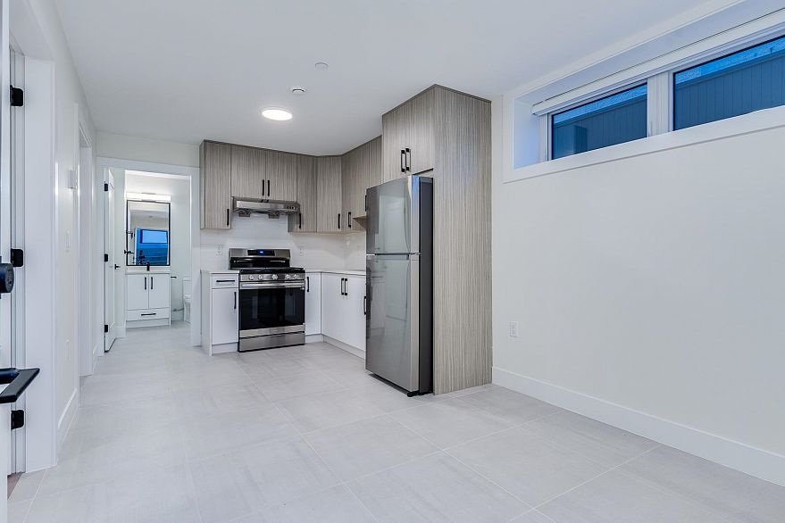 1 5461 Rhodes Street