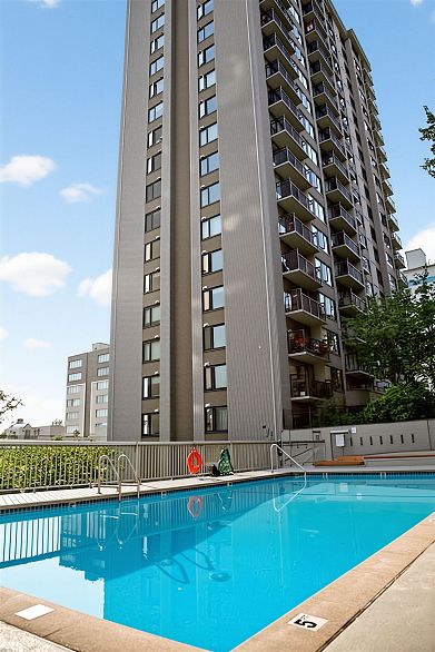 907 1330 Harwood Street