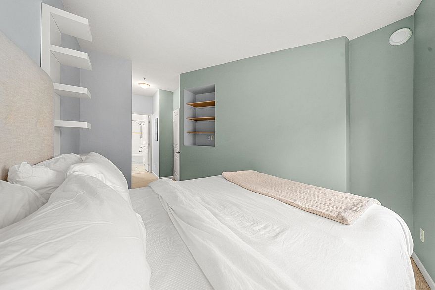 405 5605 Hampton Place