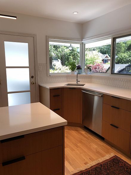 5876 Highbury Street