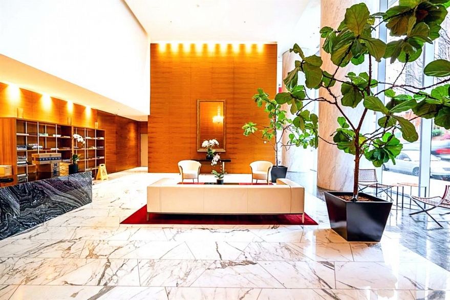 2706 1011 W Cordova Street