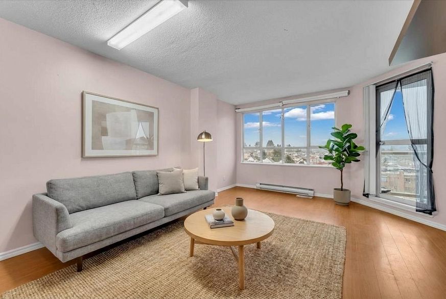 910 3489 Ascot Place