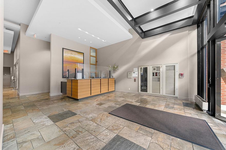 502 909 Mainland Street