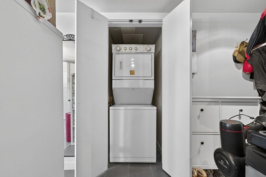 2309 688 Abbott Street