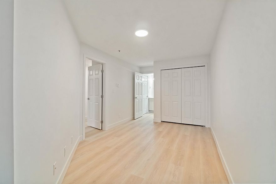 303 2928 Commercial Drive