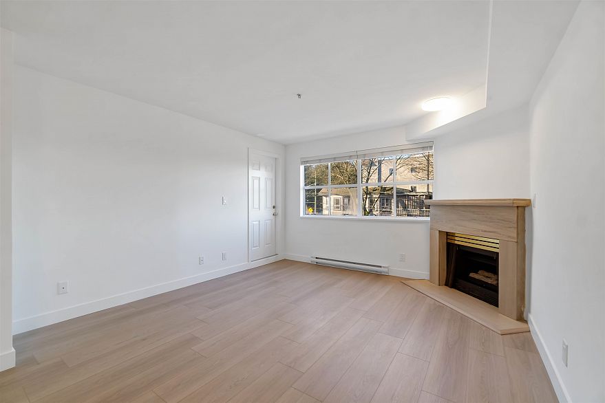 209 2928 Commercial Drive