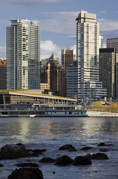 2706 1011 W Cordova Street