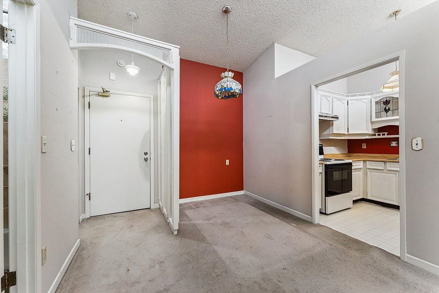 310 2416 W 3rd Avenue