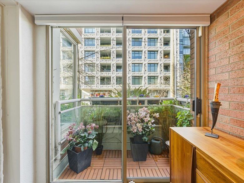 205 2438 Heather Street