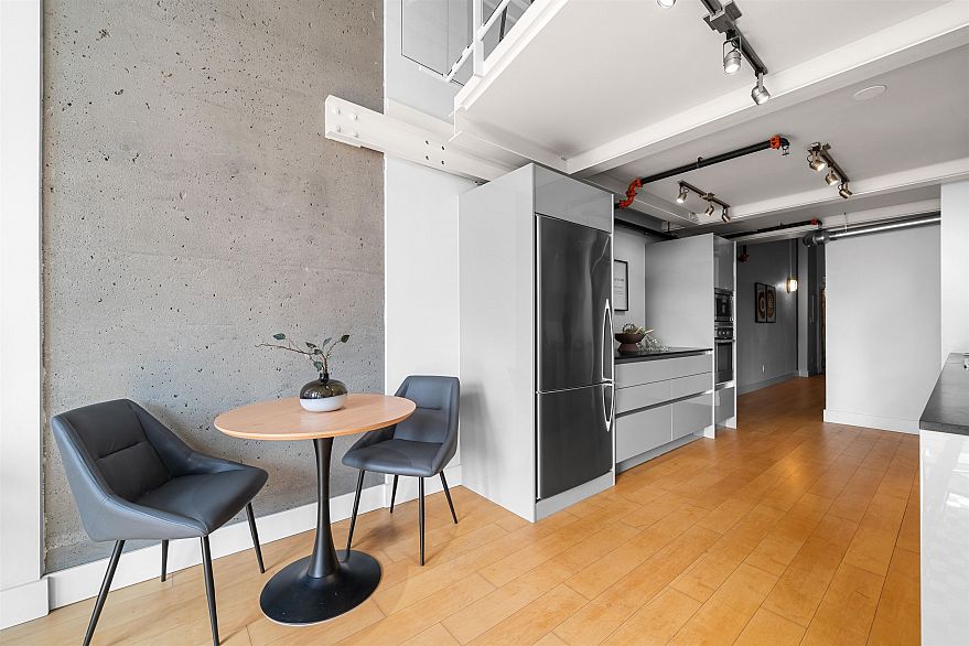 413 1529 W 6th Avenue