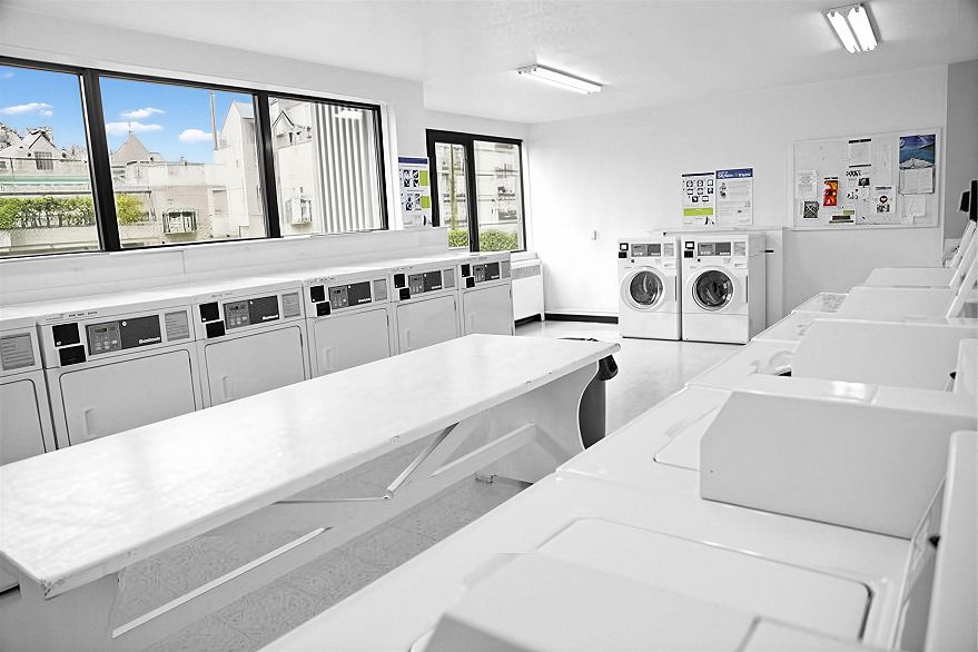 907 1330 Harwood Street