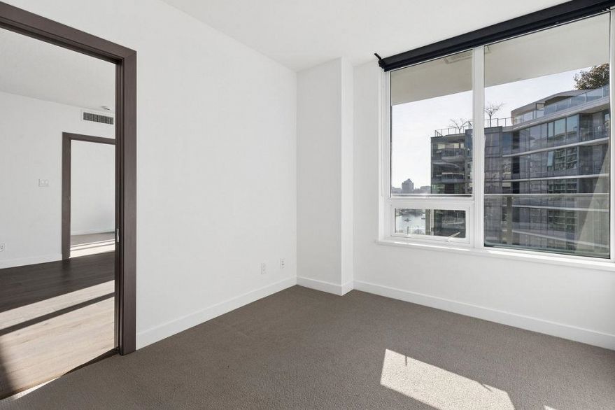 1751 38 Smithe Street