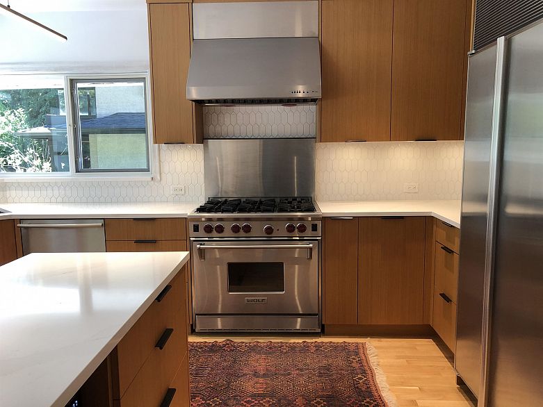 5876 Highbury Street