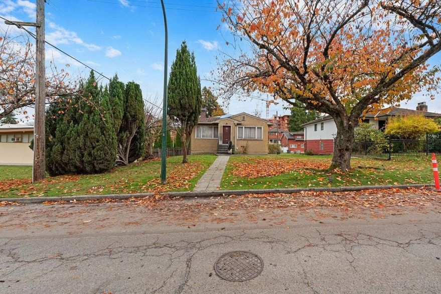 4868 Commercial Street