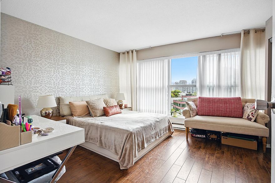 B1002 1331 Homer Street