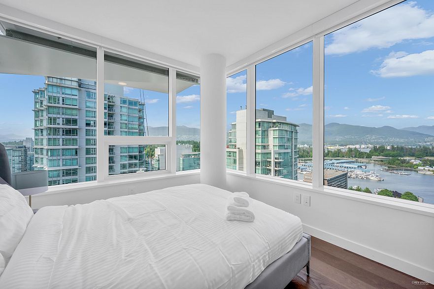 2001 620 Cardero Street