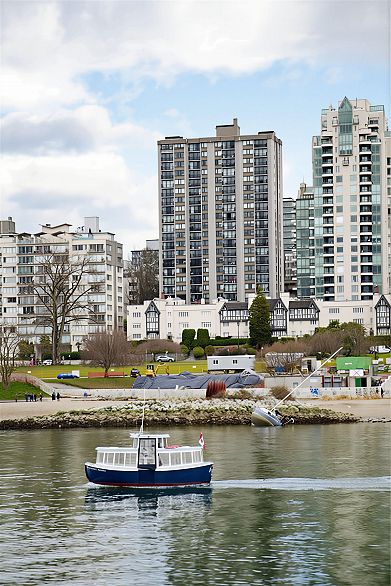 907 1330 Harwood Street