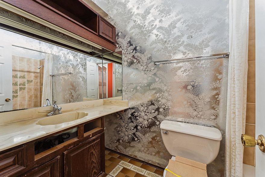 310 2416 W 3rd Avenue