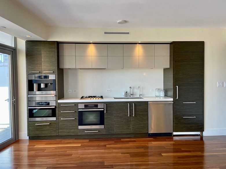 23** 667 HOWE STREET, Vancouver BC V6C 2E5