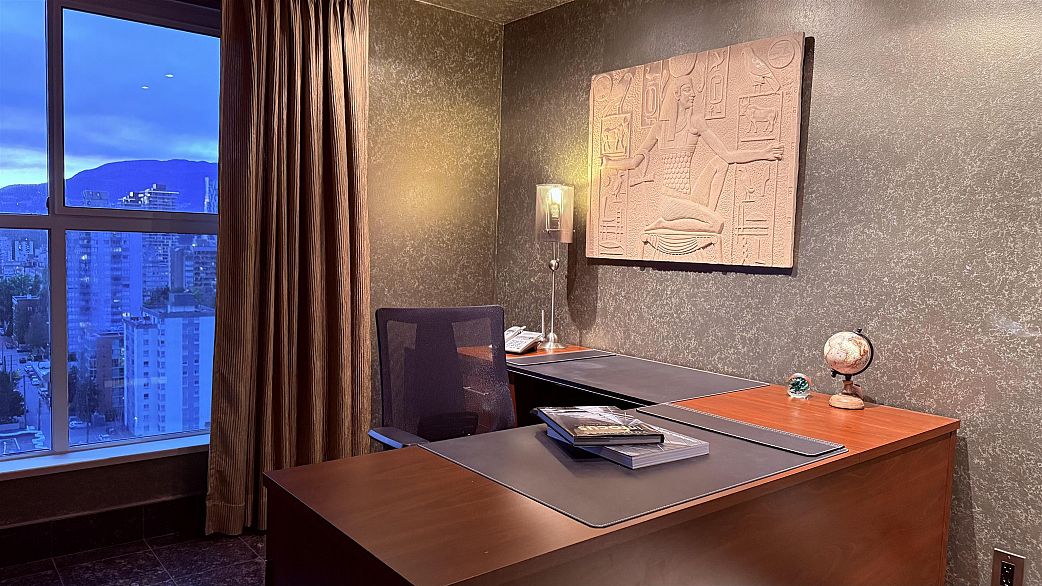 2201 909 Burrard Street