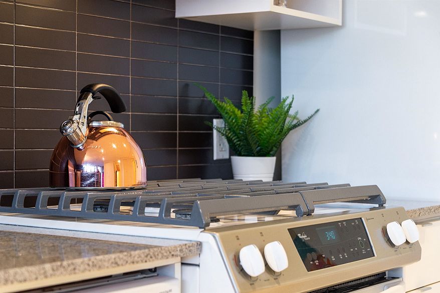 2106 939 Expo Boulevard