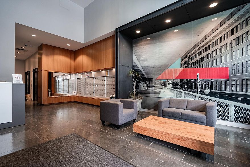 2105 108 W Cordova Street