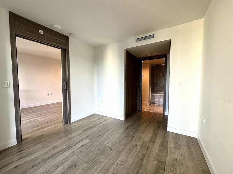 911 455 SW Marine Drive