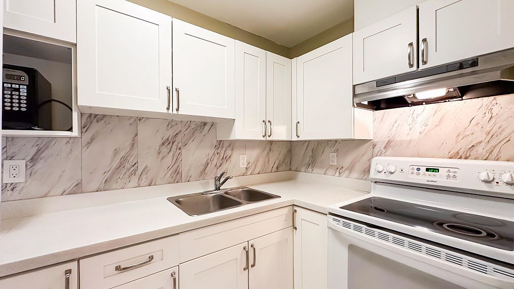 302 120 Garden Drive