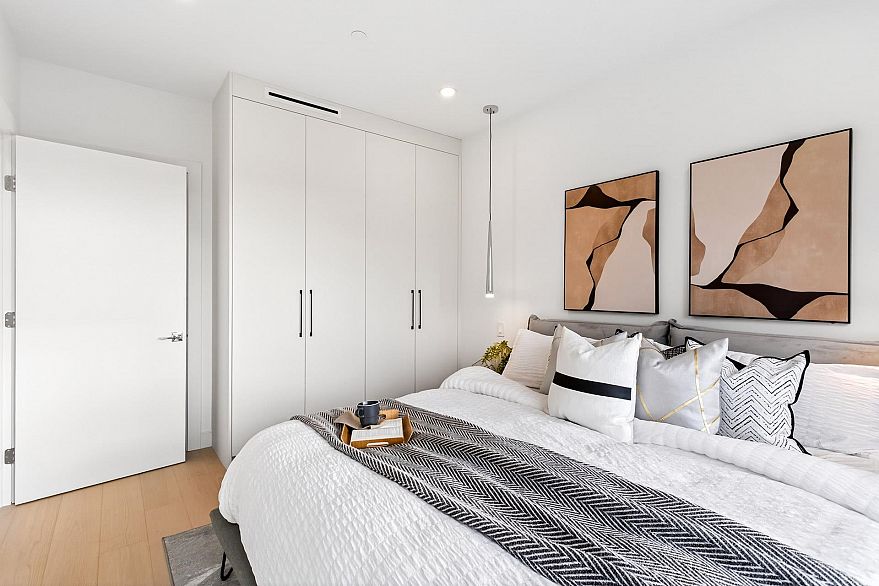 2 6933 Prince Edward Street