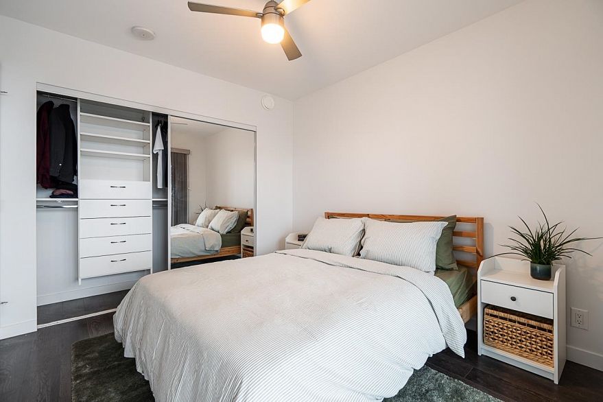 360 955 E Hastings Street