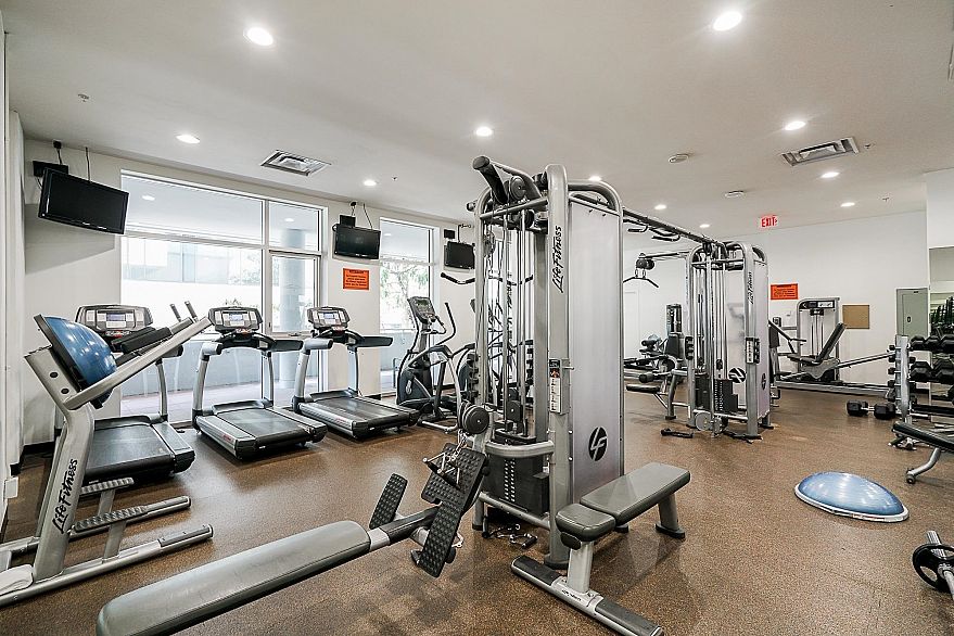 1507 833 Homer Street