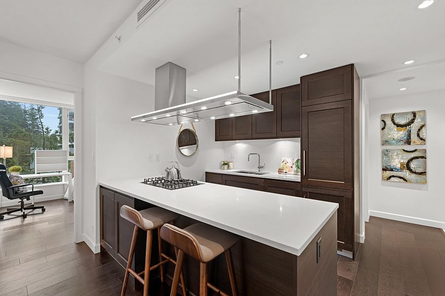 307 3355 Binning Road