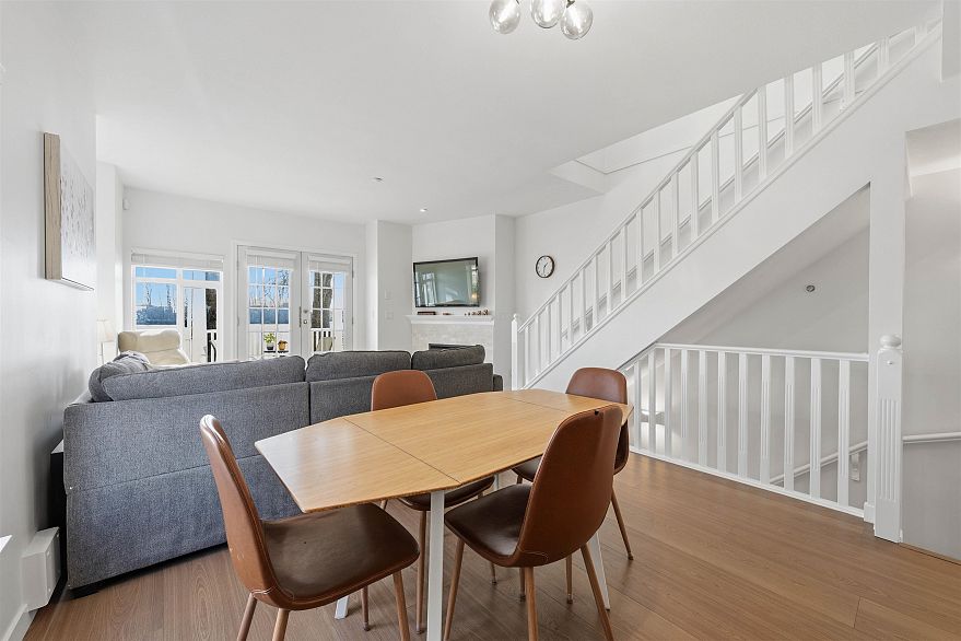 1 8581 Jellicoe Street