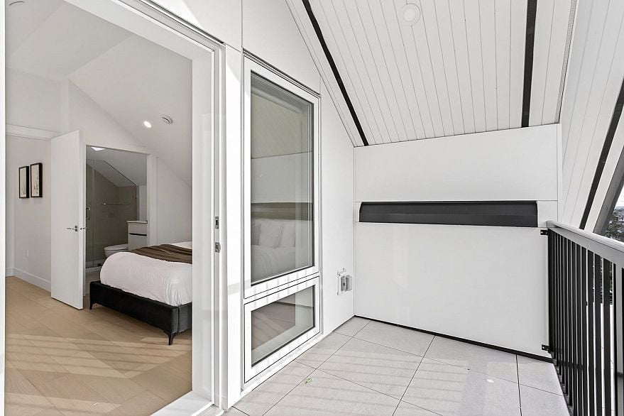 2 6933 Prince Edward Street