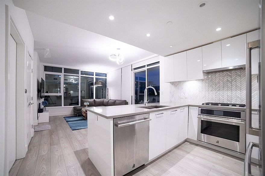 201 3581 NE Kent Avenue