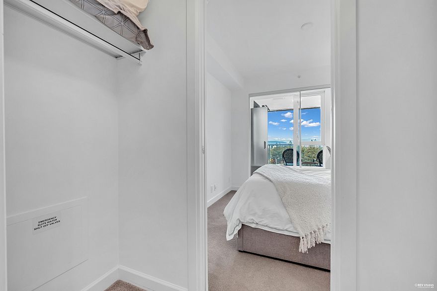 2303 3355 Binning Road