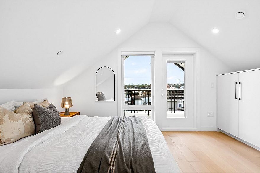 2 6933 Prince Edward Street