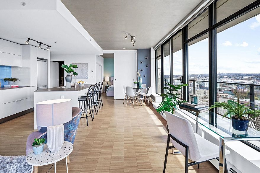 2105 108 W Cordova Street