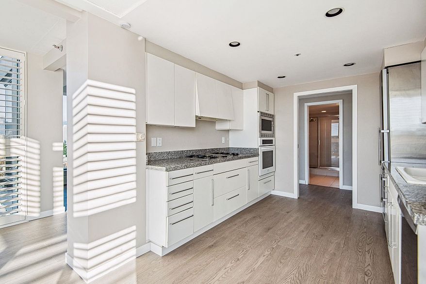 901 1550 W 15th Street